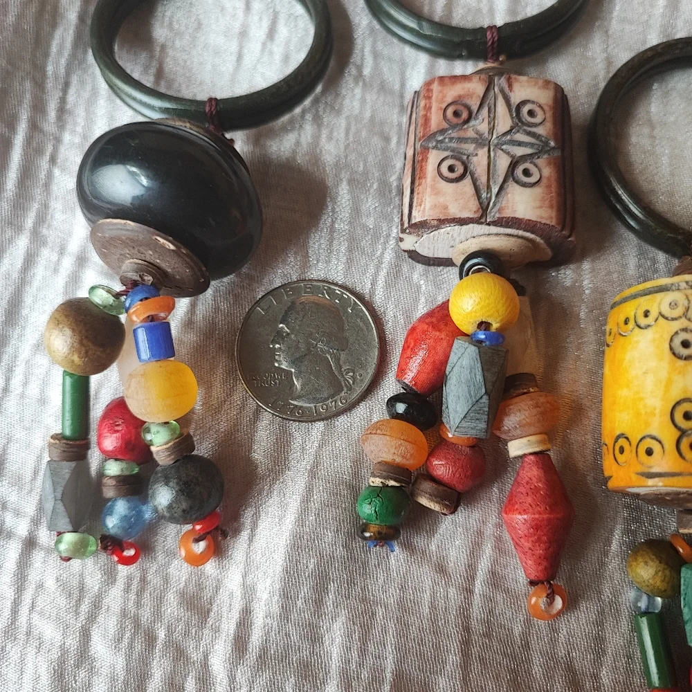 Set of 4 Four Beaded Beads Napkin Holders Rings Carved Resin Lucite Vintage EUC